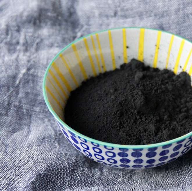Activated charcoal powder image 0